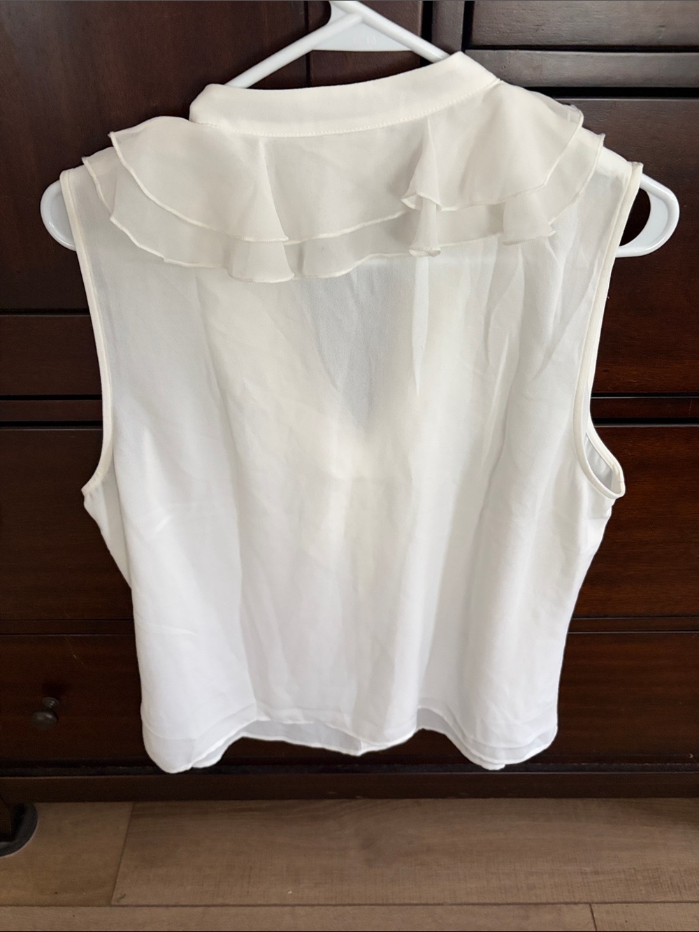 White Ruffled Sleeveless Top - Picture 4 of 4